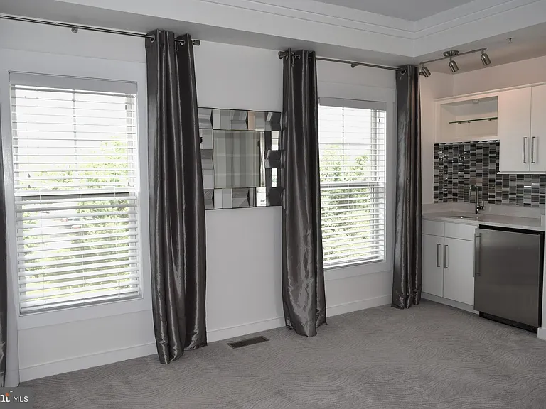 22447 Verde Gate Ter — Photo 36
