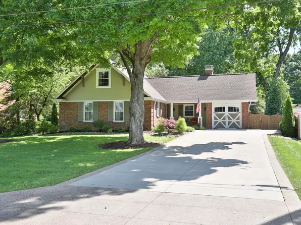 107 Wood Rd, Bellemeade, KY 40222