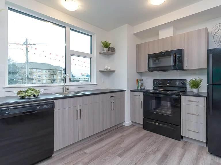 821 Hockley Ave — Photo 3