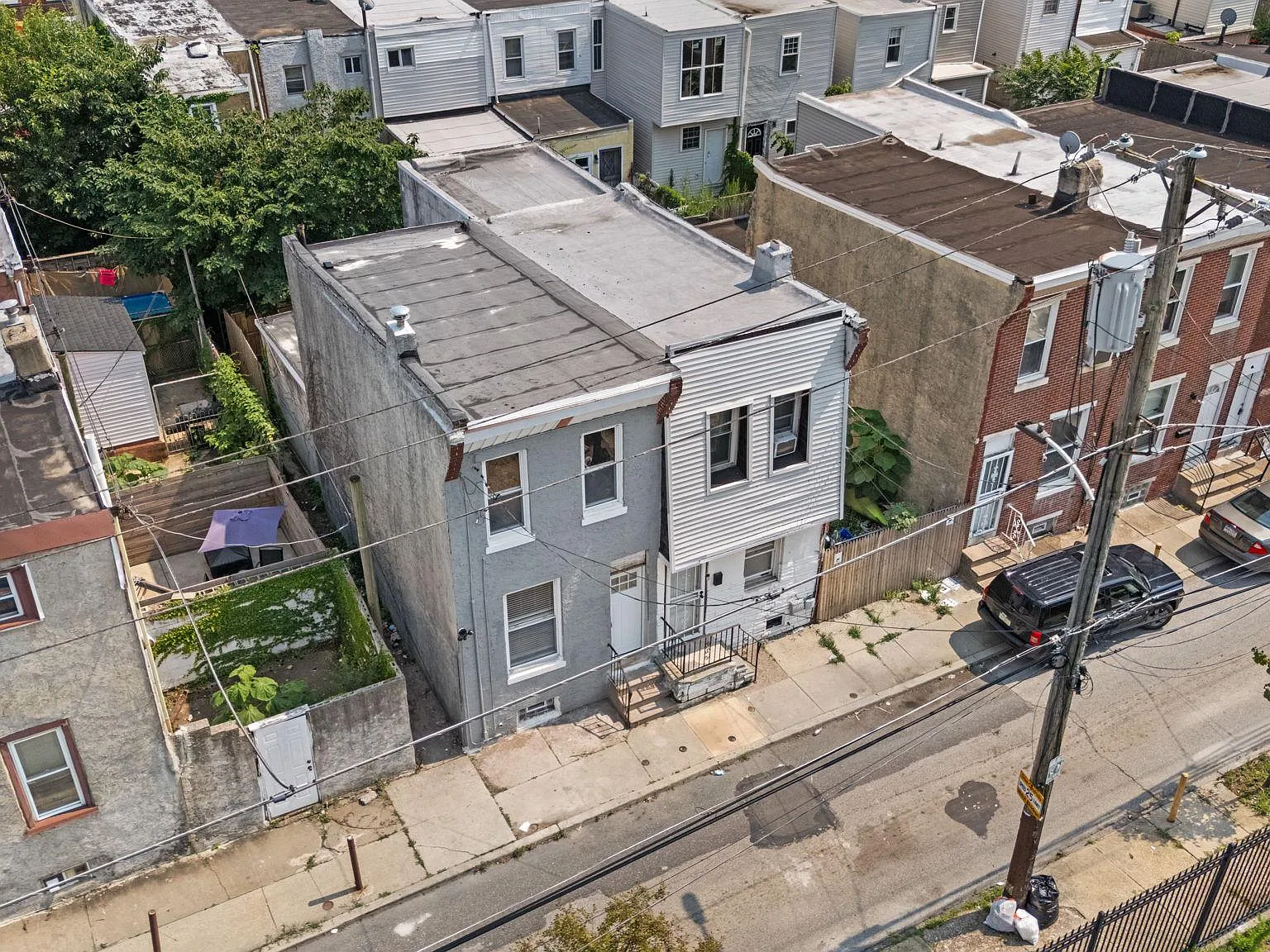 2 bed, 704 sqft, $1,500 — Photo 2