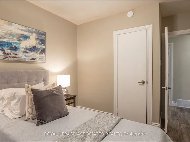 203 Cromwell Ave #MAIN — Photo 22