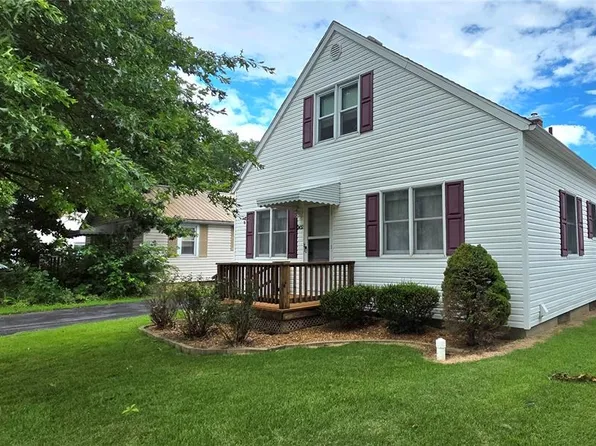 2432 State St, Chester, IL 62233