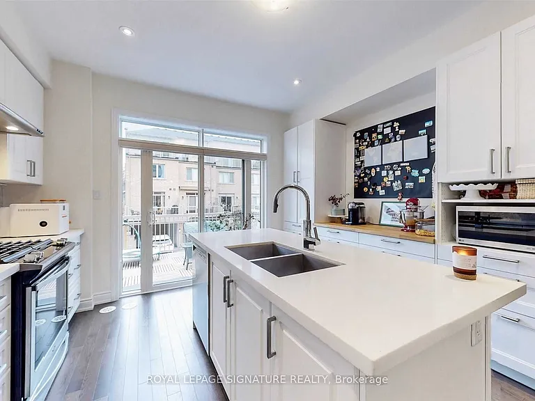 33 Edward Horton Cres — Photo 13