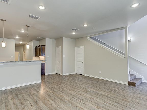 4th image of 3404 25th St