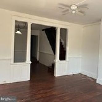 2nd image of 204 E Elm St