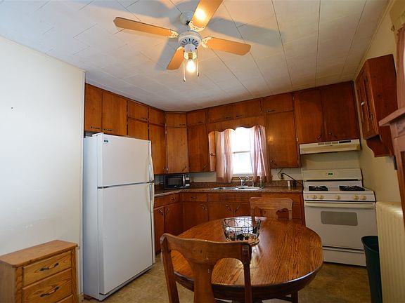 2nd image of 219 Wood St