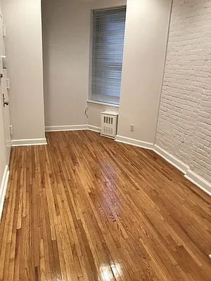 Rented by Metropolis Real Estate of Manhattan | media 43