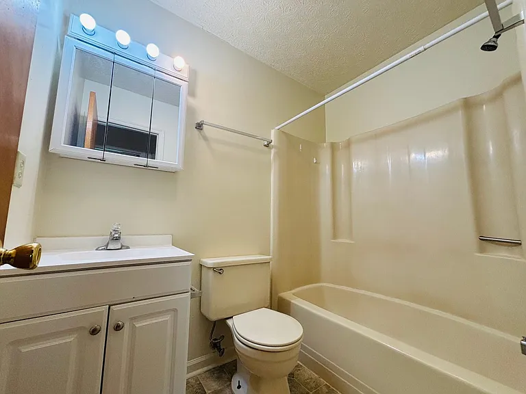 1707 Emerald St — Photo 17