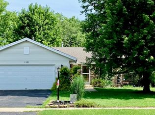118 Sherman Ln, Poplar Grove, IL 61065