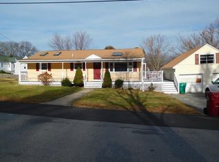 70 17th St, Lowell, MA 01850