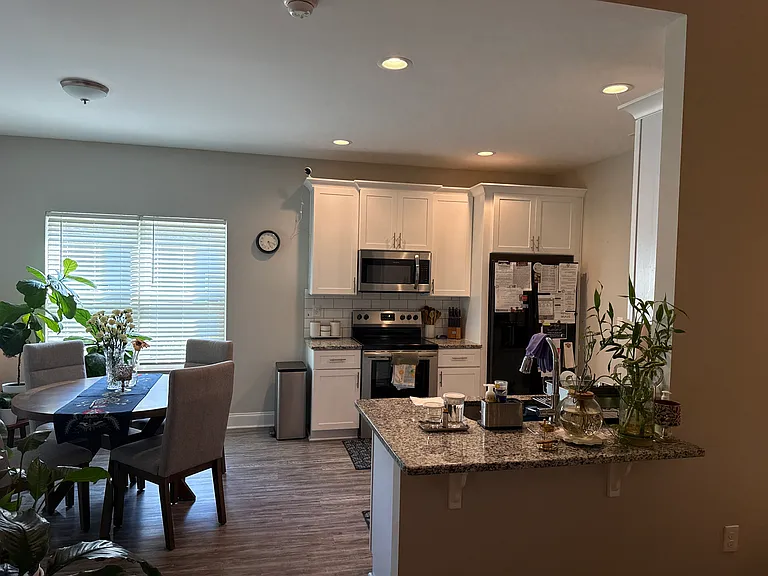 110 Arlington Ct — Photo 15