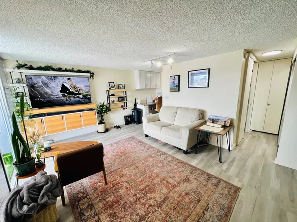 1419 Dominis St APT 1203, Honolulu, HI 96822