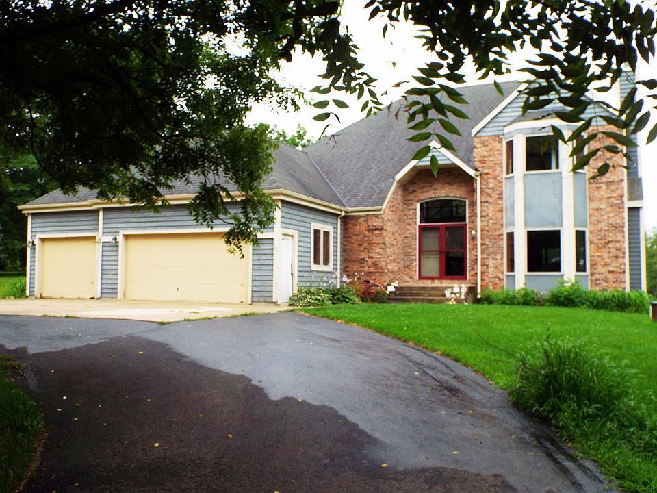 2nd image of W352N6733 Road J