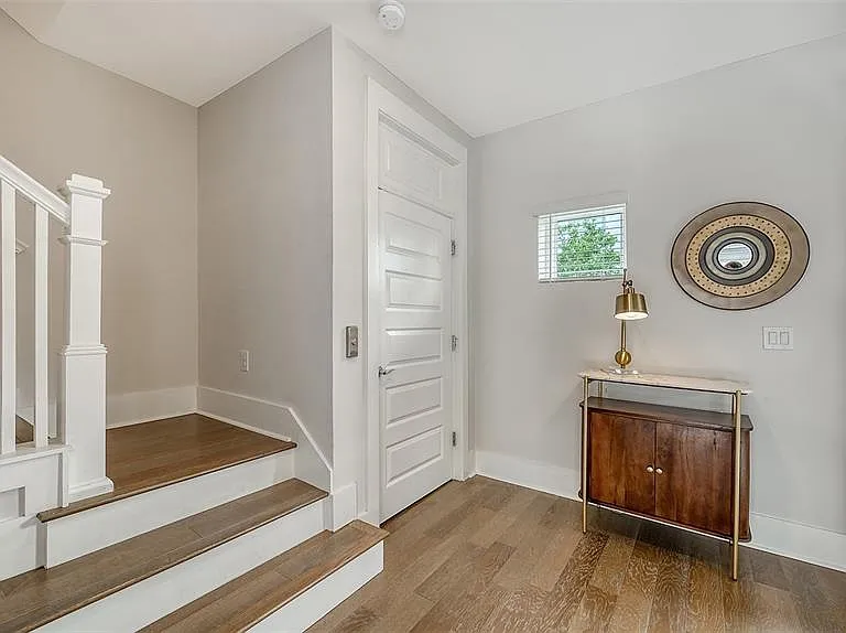 512 Laurel Park Dr — Photo 6