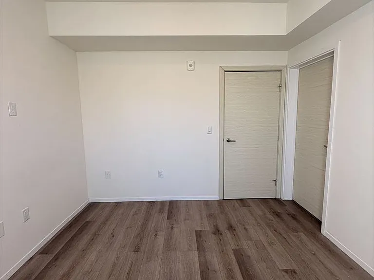 Bear Claw Apartments — Photo 20