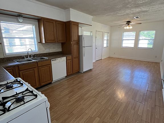 4th image of 3846 34th St