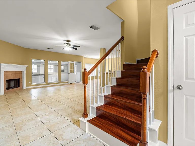 4111 Surreydon Dr — Photo 9