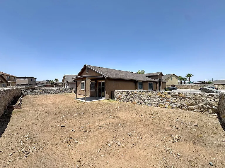 10925 Coyote Ranch Ln — Photo 22