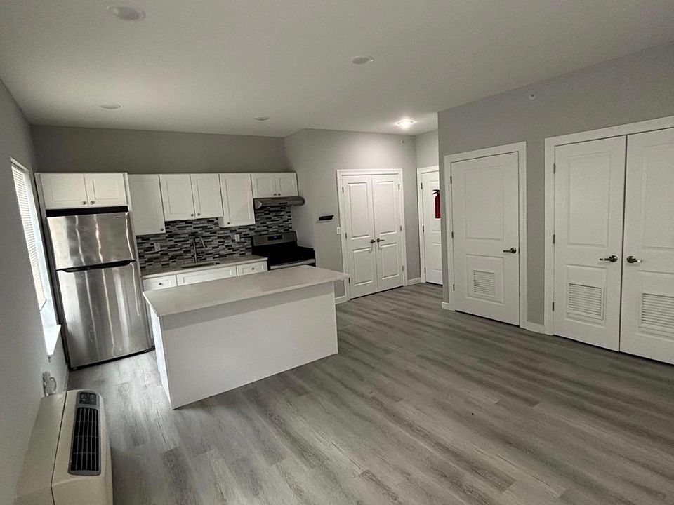 1st image of 98 12th Ave #304