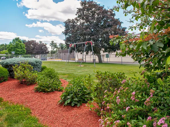 Ashley Arms Apartments, 131 Ashley Ave #2B-1Ba-870Sqft, West Springfield, MA 01089