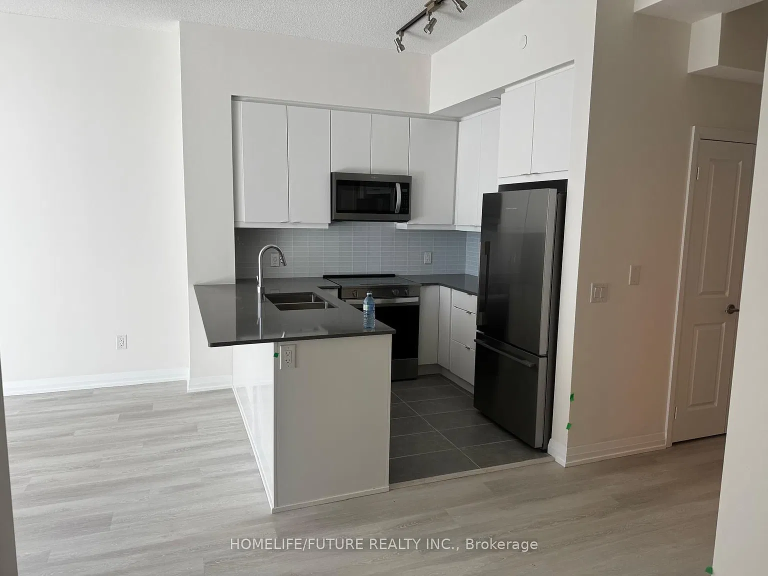 2 bed, $2,290 — Photo 4