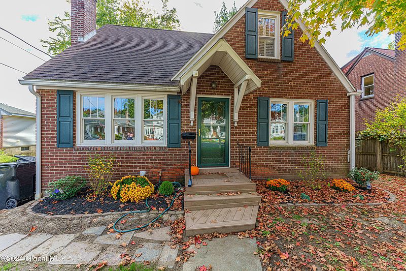 2nd image of 46 Rankin Avenue