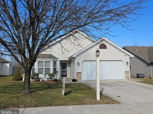14 Colonial Ct, Shippensburg, PA 17257