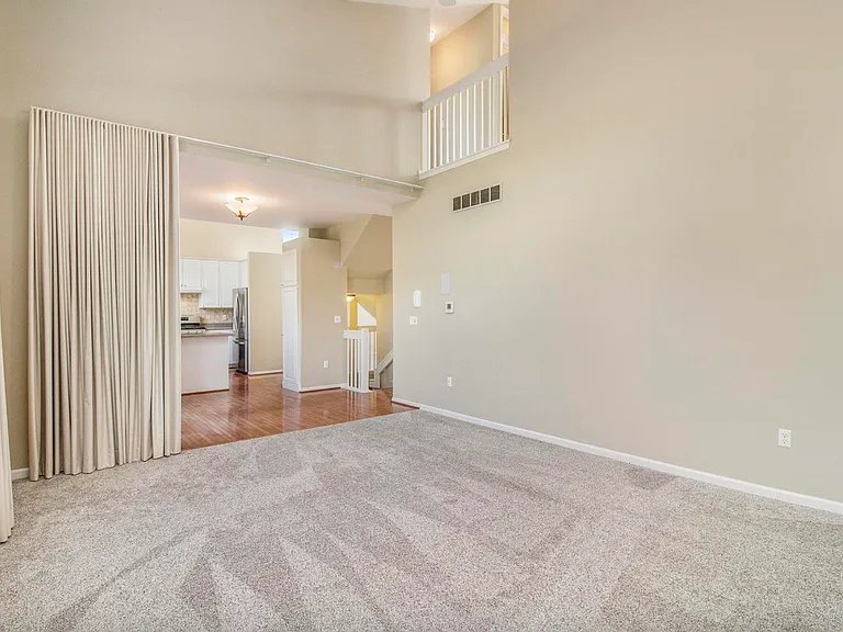 5974 Versailles Ave — Photo 16