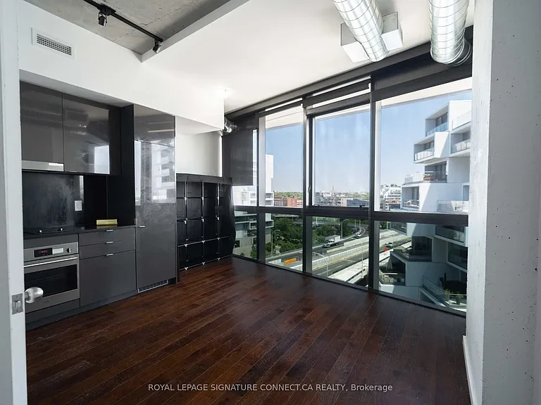 21 Lawren Harris Sq #910 — Photo 4