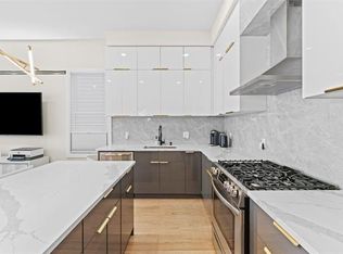 93 Pearsall Ave, Jersey City, NJ 07305