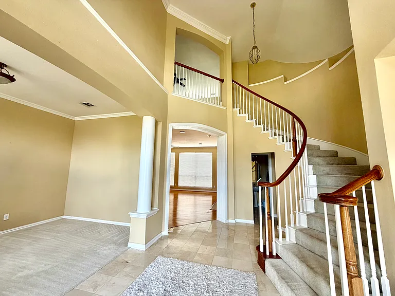 525 Salisbury Dr — Photo 6