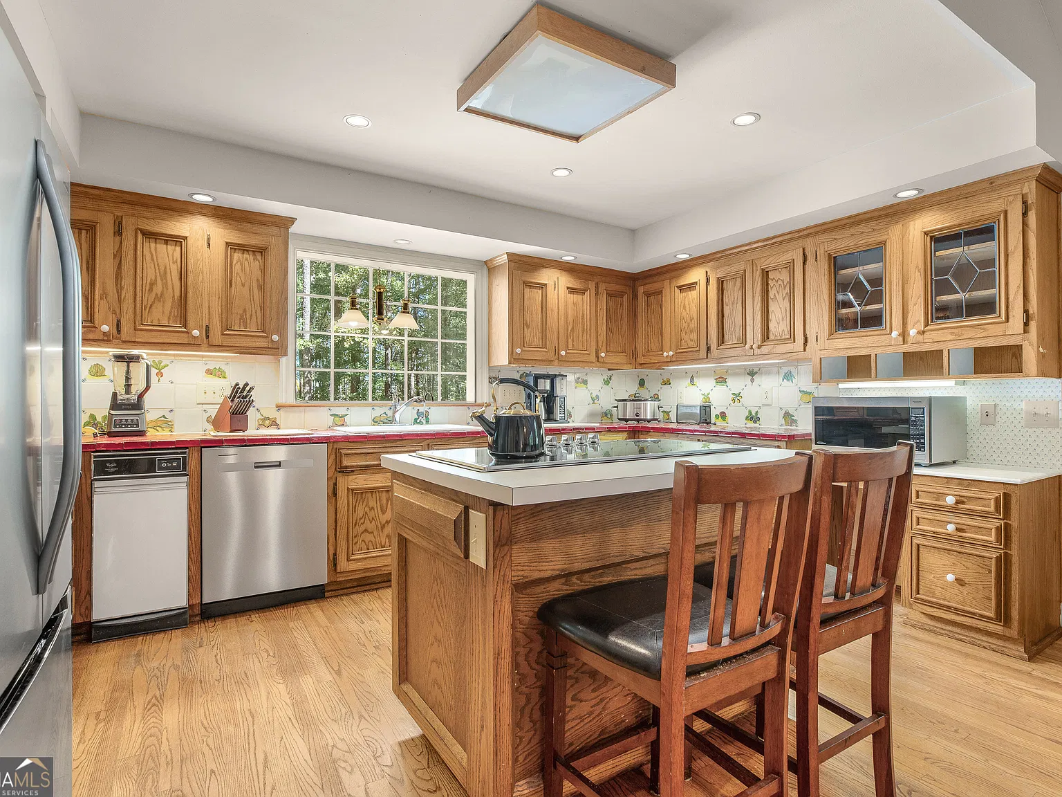5 bed, 4.5 bath, 6080 sqft, $3,200 — Photo 3
