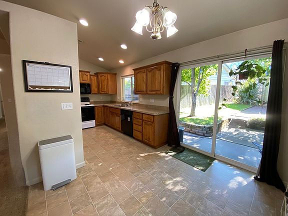 5th image of 101 Barron Ct