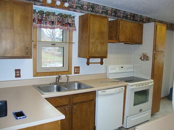 4th image of 7215 Leighton Ave