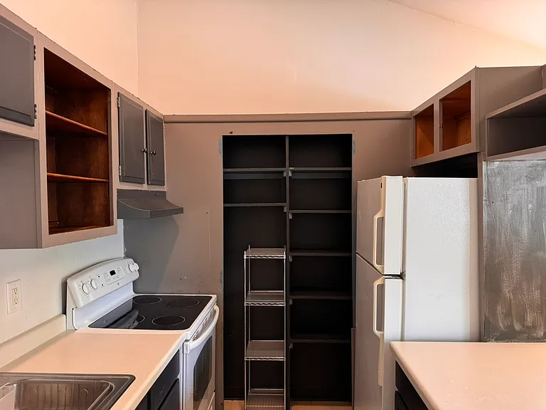 1230 E Dayton St #4 — Photo 14