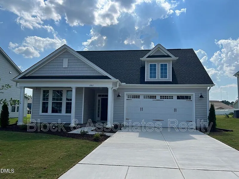 262 Streamliner Blvd