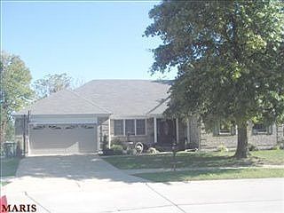 1st image of 4 Rosebrook Dr