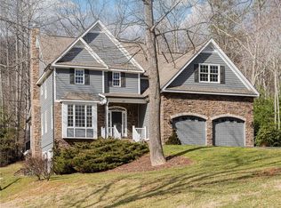 22 Elkhorn Ct, Mills River, NC 28759