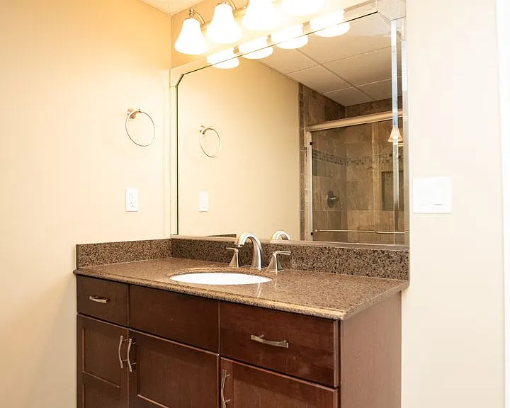 405 Galway Dr — Photo 55