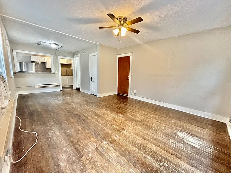 3416 Wyandotte St — Photo 3