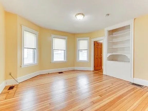 3rd image of 8 Ridgewood St #1