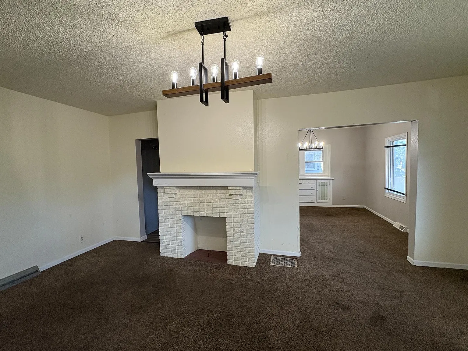 3 bed, 1297 sqft, $1,250 — Photo 2
