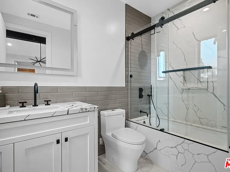 4475 Mammoth Ave — Photo 17