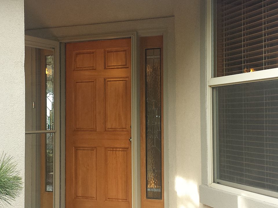 Entry decorative sidelights