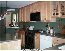 5th image of 63 Essex St