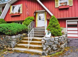 28 Hemlock Trl, Trumbull, CT 06611