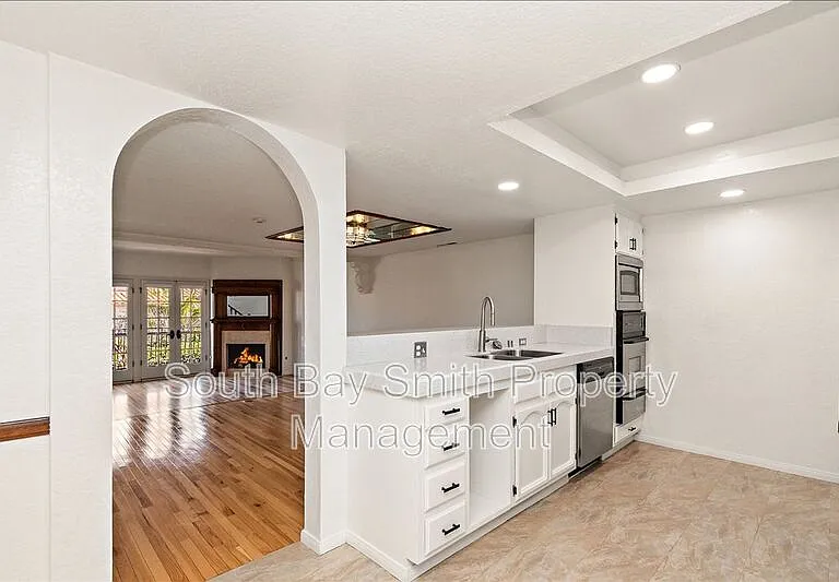 227 S Irena Ave #4 — Photo 13
