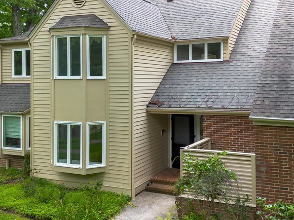 62 Deepwood Ln, Hot Springs, VA 24445