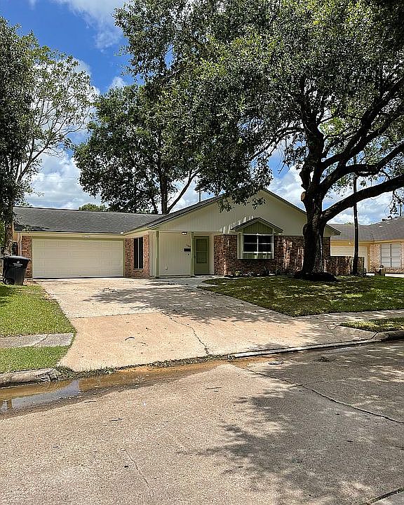 2nd image of 1109 Bayou Dr