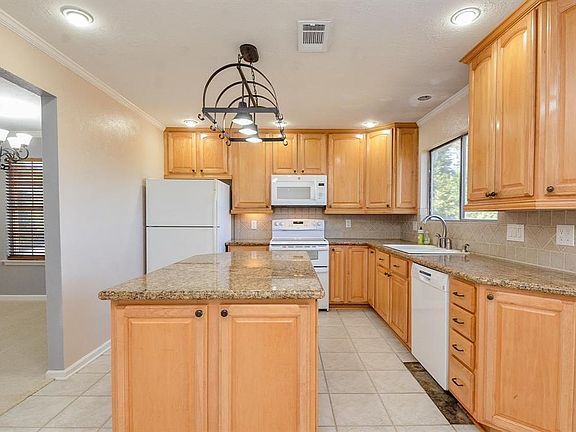 3rd image of 1334 Briarmead Dr
